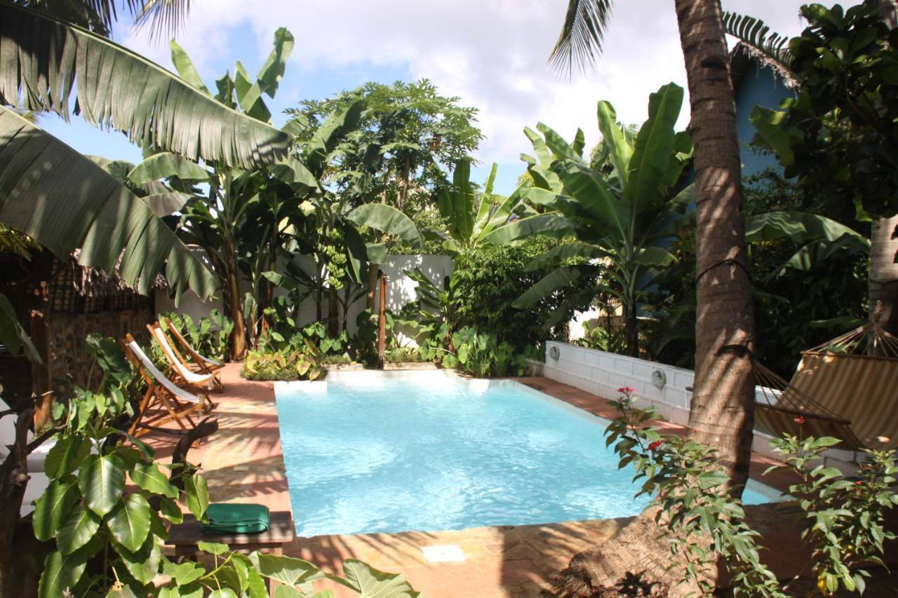 Les Bungalows D'Ambonara Hell-Ville Exterior photo